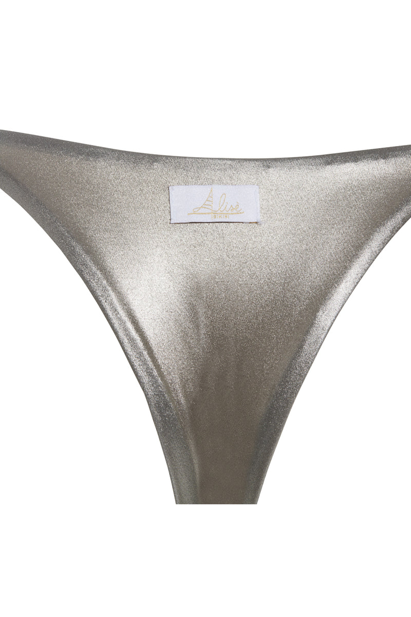 Dettaglio slip Bikini con triangolo scorrevole tessuto satinato color torba